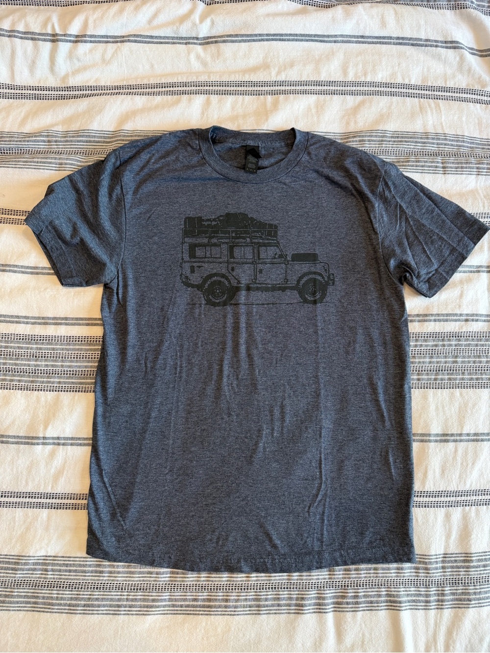 Gildan Heather Navy Short Sleeve Tee Land Rover Defender Graphic M